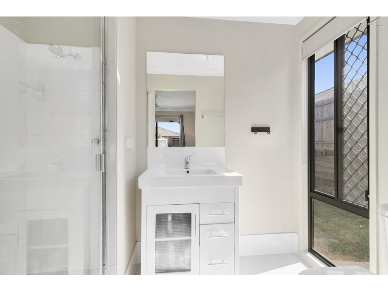8 Lomandra Street, Deebing Heights QLD 4306