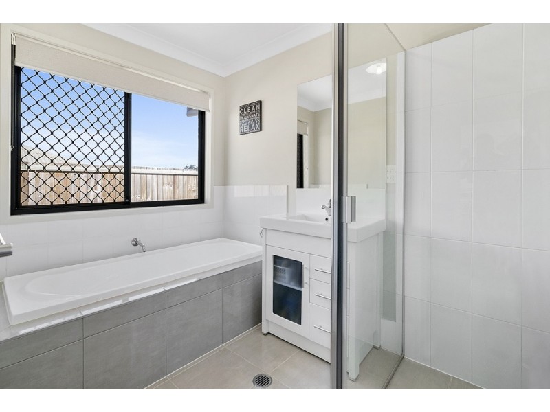 8 Lomandra Street, Deebing Heights QLD 4306