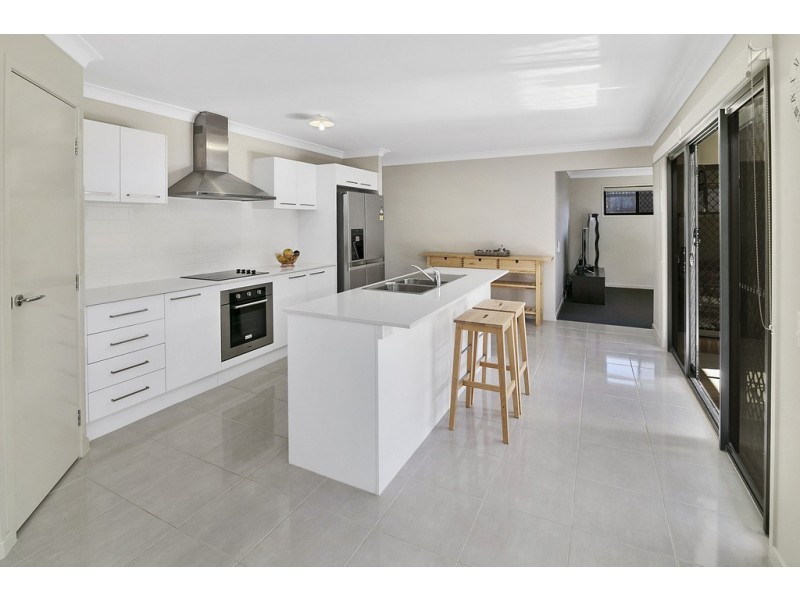 8 Lomandra Street, Deebing Heights QLD 4306