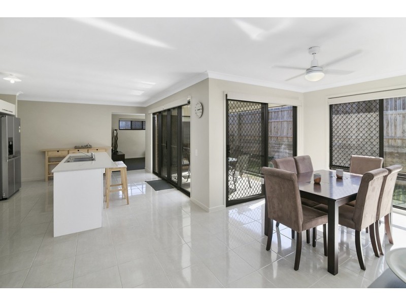 8 Lomandra Street, Deebing Heights QLD 4306