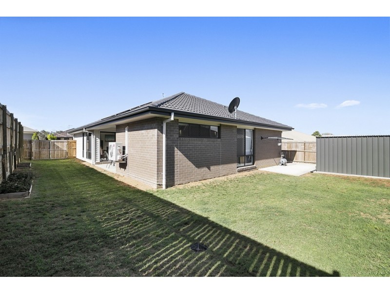 8 Lomandra Street, Deebing Heights QLD 4306