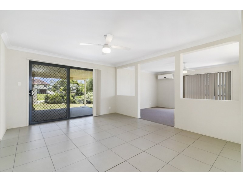 13 Skinner Crescent, Silkstone QLD 4304