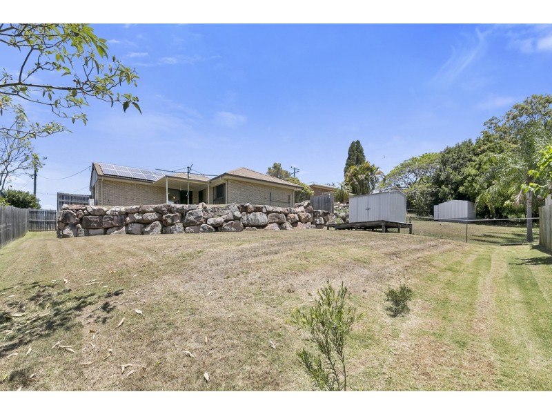 13 Skinner Crescent, Silkstone QLD 4304