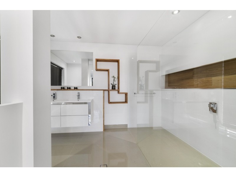 7 Lance Drive, Flinders View QLD 4305