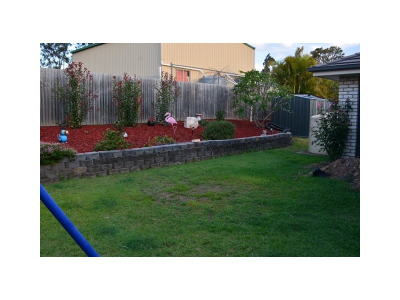 15 Benjamin Court, Yamanto QLD 4305