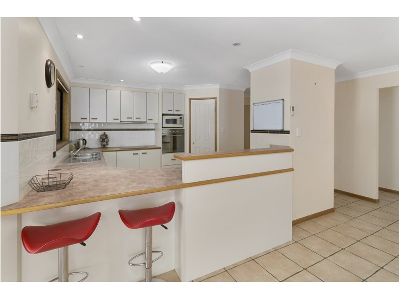 41 Discovery Drive, Flinders View QLD 4305