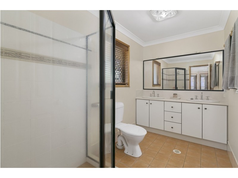 41 Discovery Drive, Flinders View QLD 4305