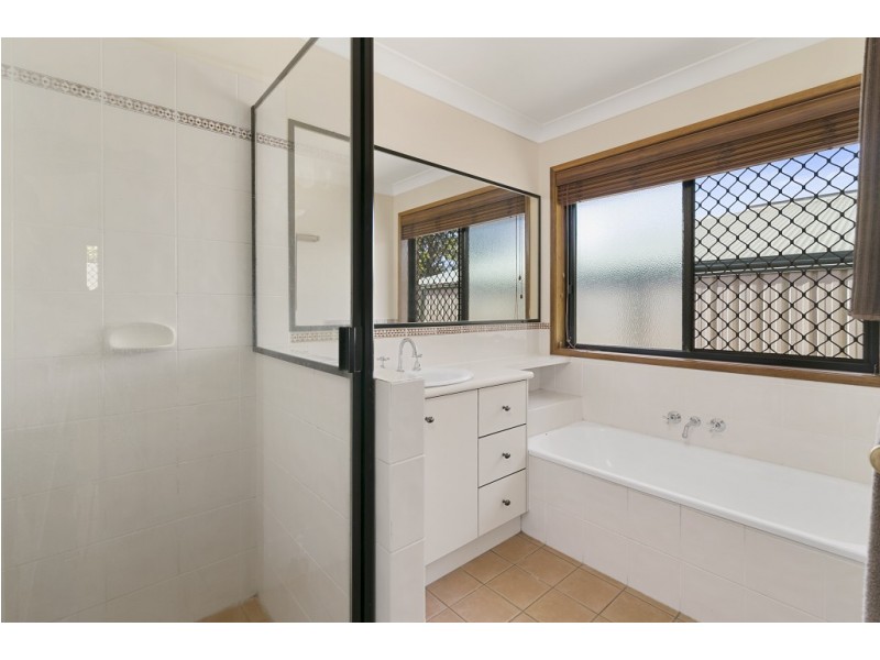 41 Discovery Drive, Flinders View QLD 4305