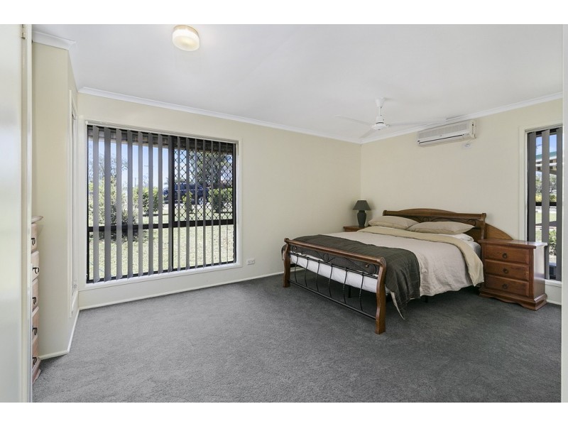 8 Farrell Drive, Walloon QLD 4306
