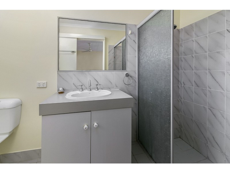 8 Farrell Drive, Walloon QLD 4306
