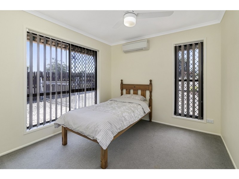 8 Farrell Drive, Walloon QLD 4306