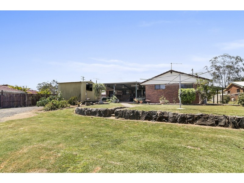 8 Farrell Drive, Walloon QLD 4306