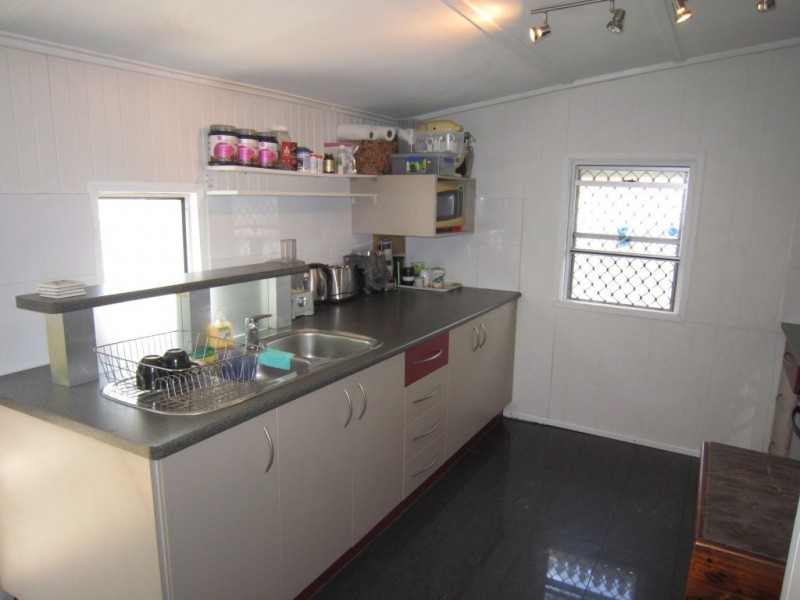 50 Cemetery Road, Eastern Heights QLD 4305