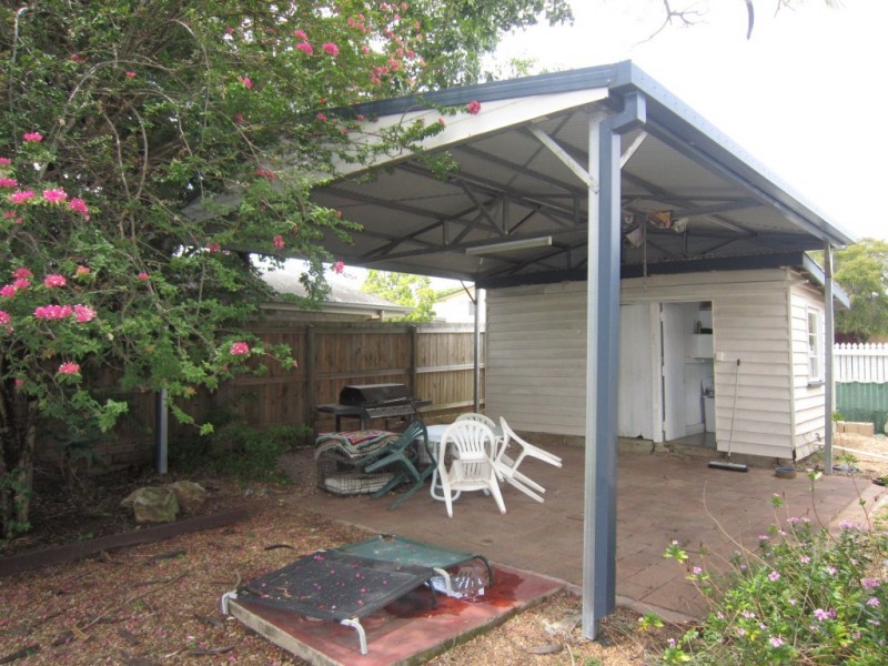50 Cemetery Road, Eastern Heights QLD 4305