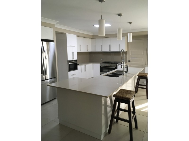 32 Leesmore Court, Deebing Heights QLD 4306