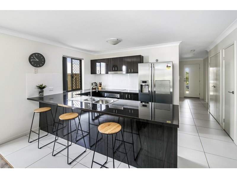 15 Tey Court, Deebing Heights QLD 4306