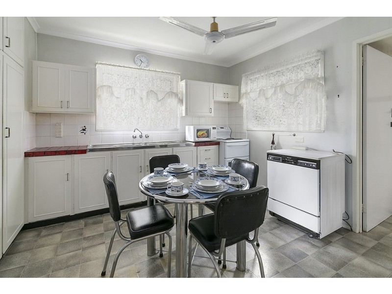 6-8 Meyers Street, Churchill QLD 4305