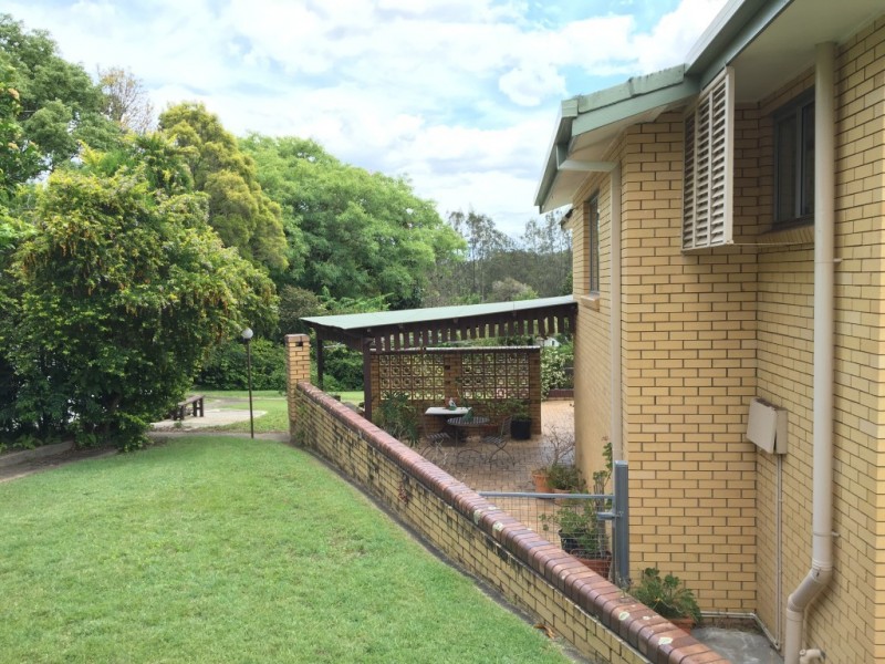 6-8 Meyers Street, Churchill QLD 4305