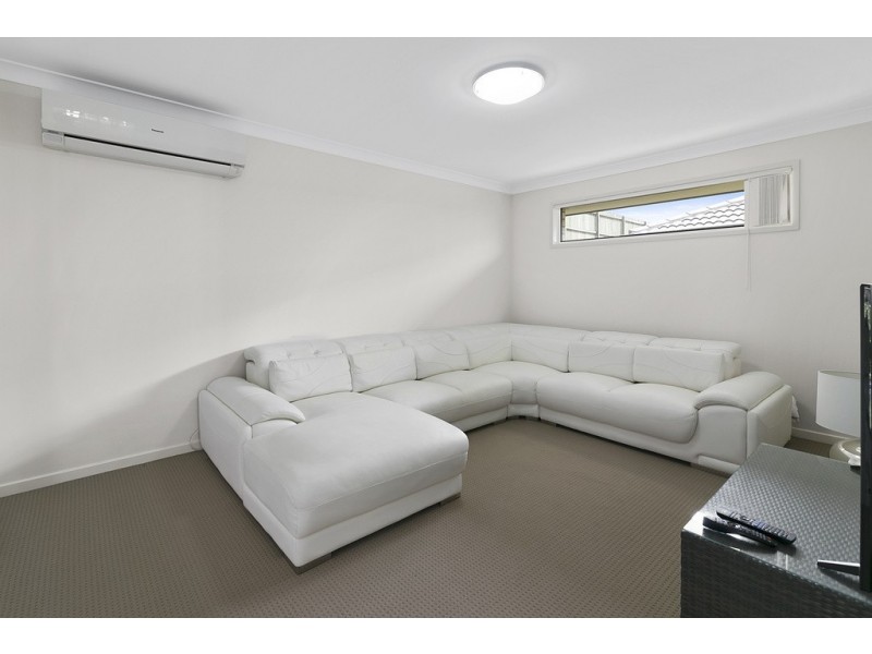 5 Kowari Street, Deebing Heights QLD 4306
