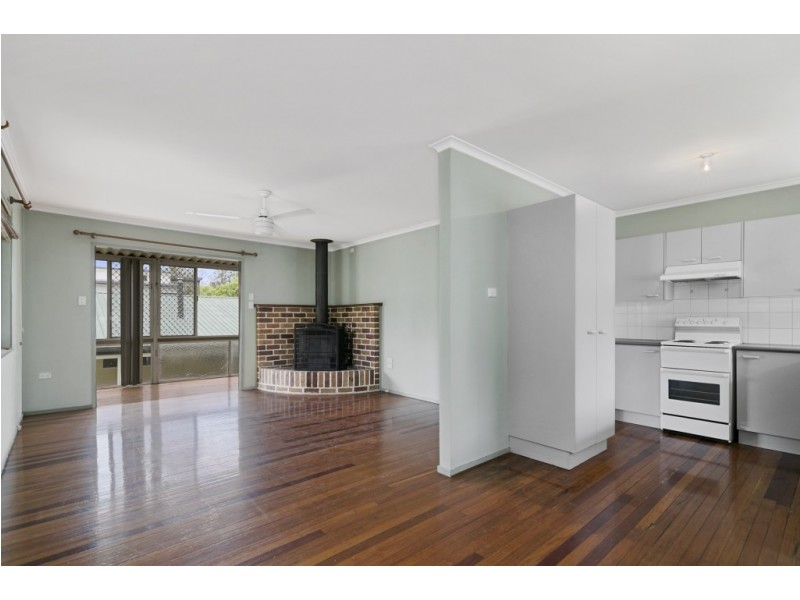 35 Boundary Street, Moores Pocket QLD 4305