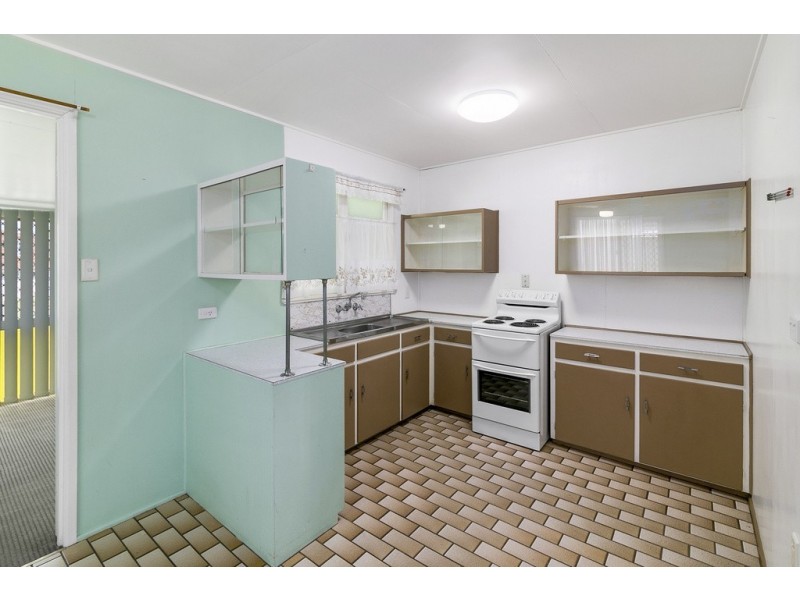 77 North Station Road, North Booval QLD 4304