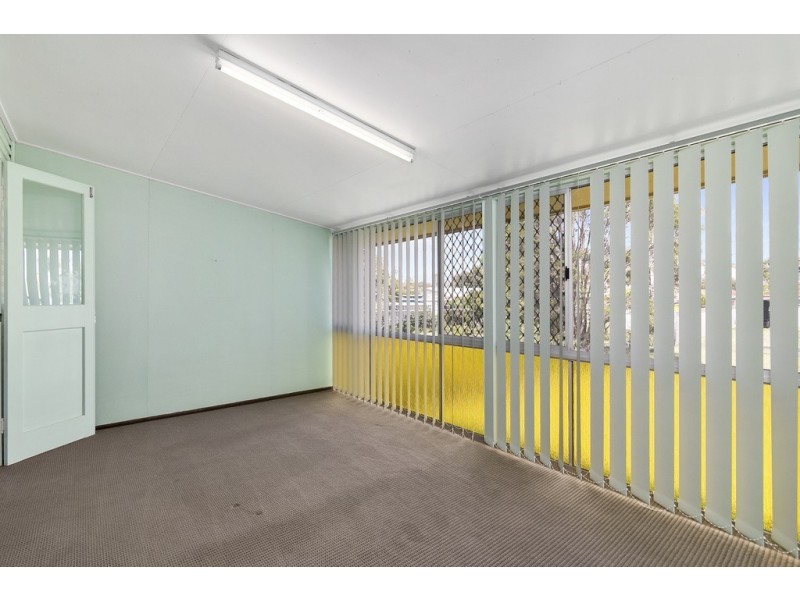 77 North Station Road, North Booval QLD 4304