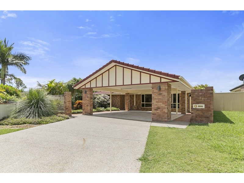 32 Cowley Drive, Flinders View QLD 4305
