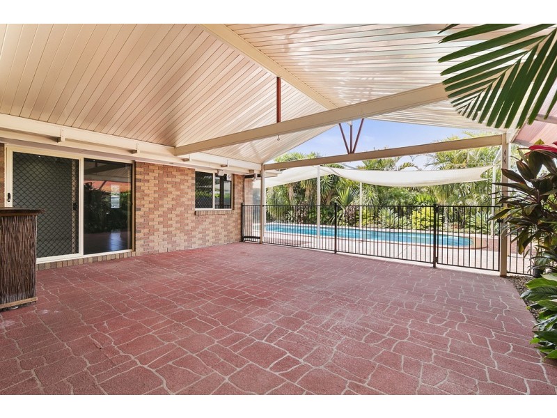 32 Cowley Drive, Flinders View QLD 4305