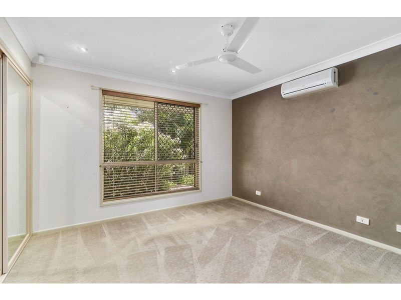 32 Cowley Drive, Flinders View QLD 4305