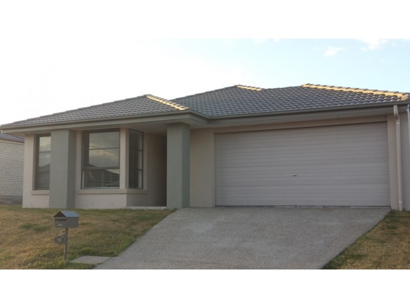 15 Kingsburgh Street, Raceview QLD 4305