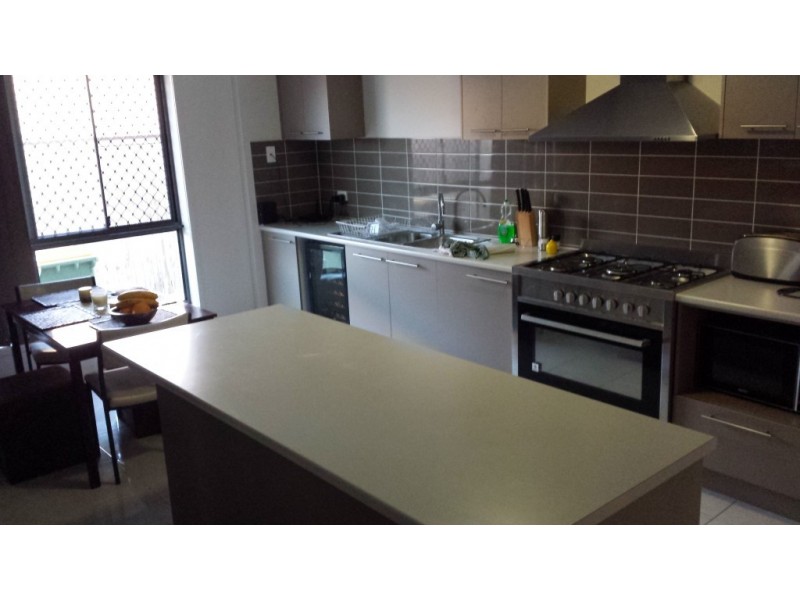 15 Kingsburgh Street, Raceview QLD 4305