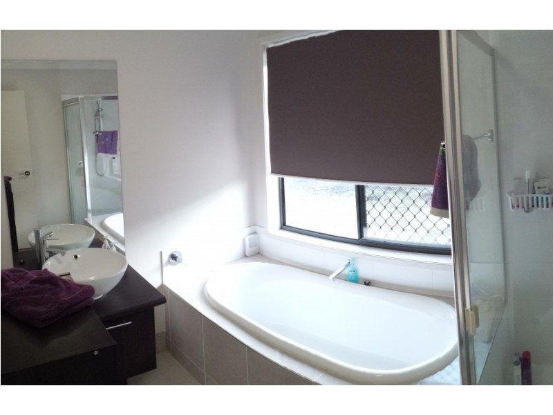 15 Kingsburgh Street, Raceview QLD 4305