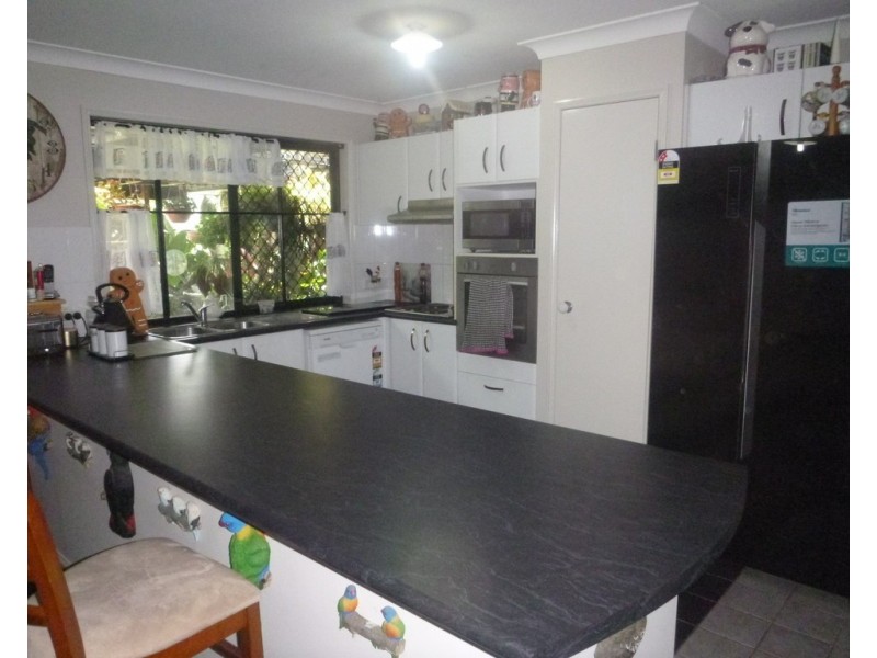 8 Hughes Court, Aratula QLD 4309