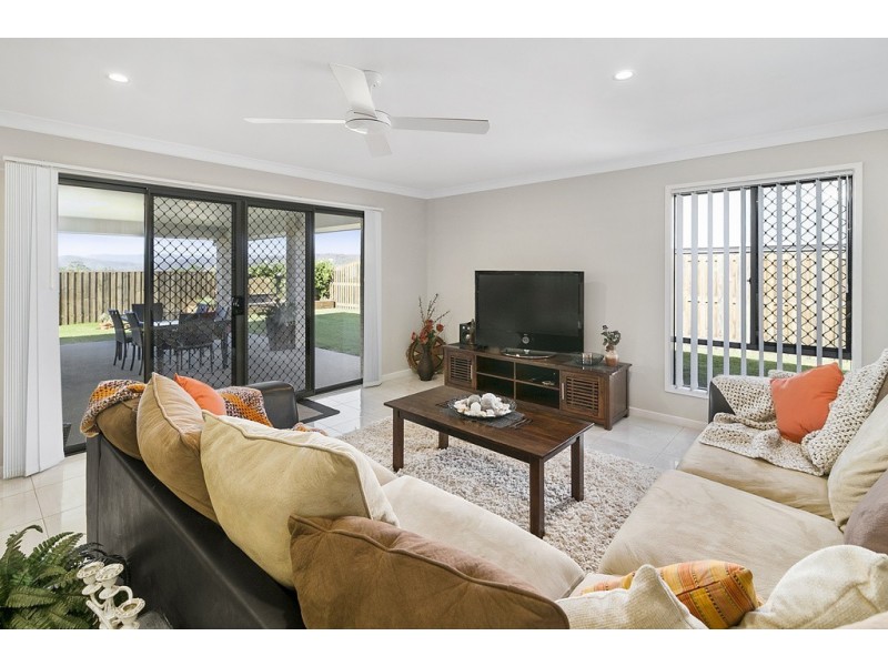 10 Cottonwood Crescent, Fernvale QLD 4306