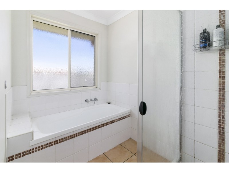 109 Anna Drive, Raceview QLD 4305