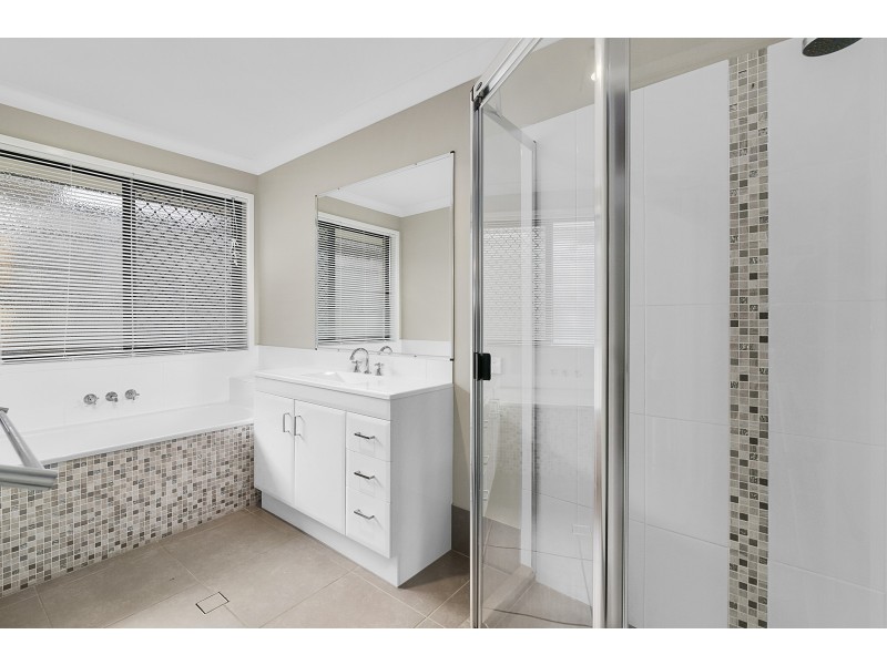 29 Piping Court, Raceview QLD 4305