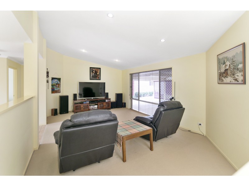 28 Alexandra Close, Flinders View QLD 4305