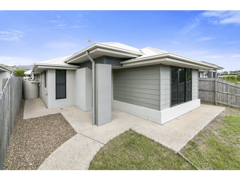 38 Soverign Drive, Deebing Heights QLD 4306