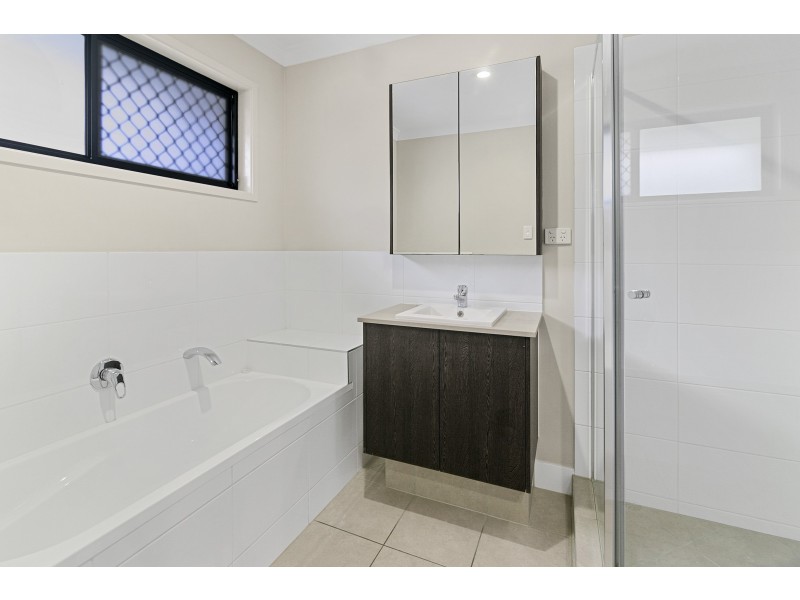 38 Soverign Drive, Deebing Heights QLD 4306