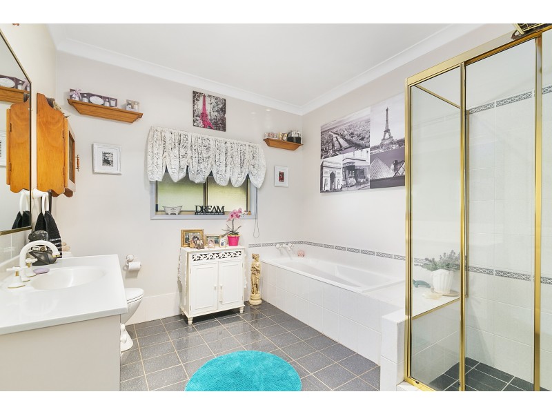 7 Craswell Court, Chuwar QLD 4306