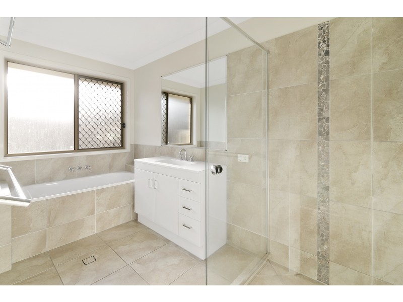 23 Piping Court, Raceview QLD 4305