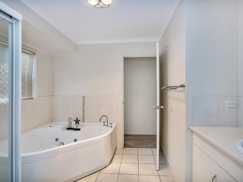 53 Blenheim Crescent, Yamanto QLD 4305