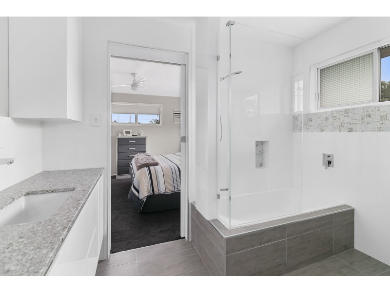 12 Leopard Street, Raceview QLD 4305