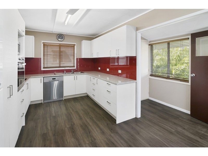 65 Cemetery Road, Raceview QLD 4305
