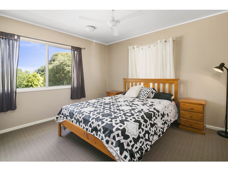 65 Cemetery Road, Raceview QLD 4305