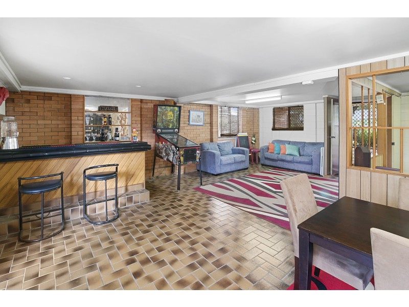 65 Cemetery Road, Raceview QLD 4305