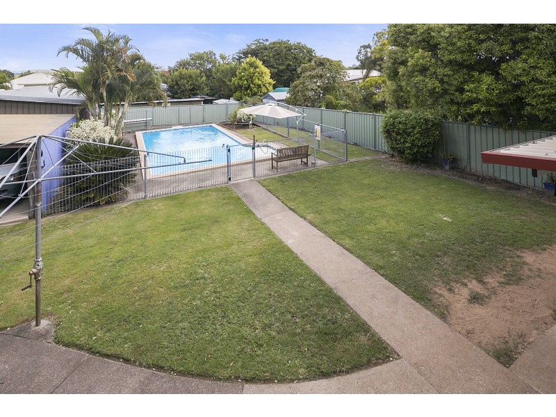 65 Cemetery Road, Raceview QLD 4305