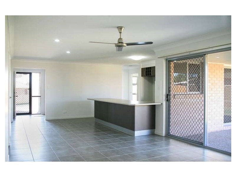 9 Bickle Place, North Booval QLD 4304