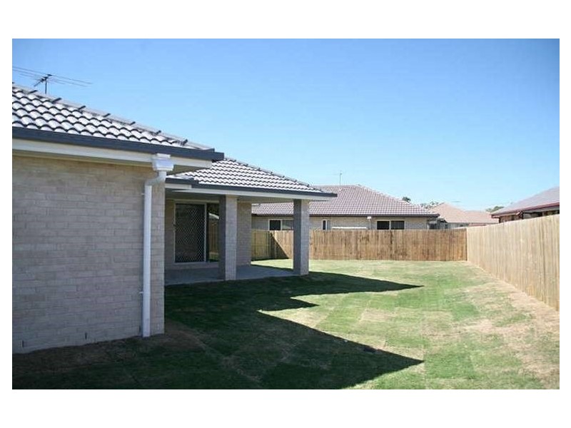 9 Bickle Place, North Booval QLD 4304