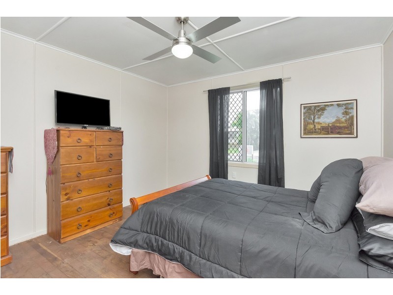 7 Edgar Street, Eastern Heights QLD 4305